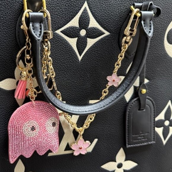 STUNNING LV Fashion Tote! BLACK Embossed MM Size with LV magnetic box and bag! - Picture 6 of 10